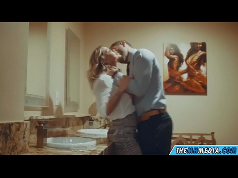 ❤️ Khi một cô gái tóc vàng busty quyến rũ bạn trong một nhà vệ sinh công cộng ️ Fucking tại chúng tôi% vi.com-milf-300.ru% ❌️❤